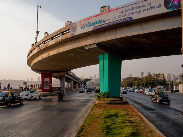 İkonik Prenses Caddesi, Marine Driv 'de üstgeçit.