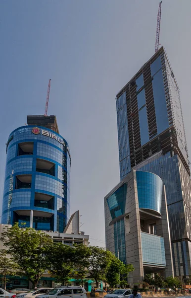 Century Bazar, Prabhadevi Mumbai, Maharashtra INDIA yakınlarındaki 11 Nisan-2019-Yükseliş gelişmeleri