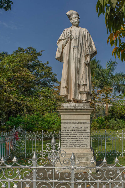 29-Dec-2009 Statue of Parsi Sorabjee Shapurjee Bengalee-Oval Maidan now UNESCO world heritage site-Mumbai Maharashtra Indi