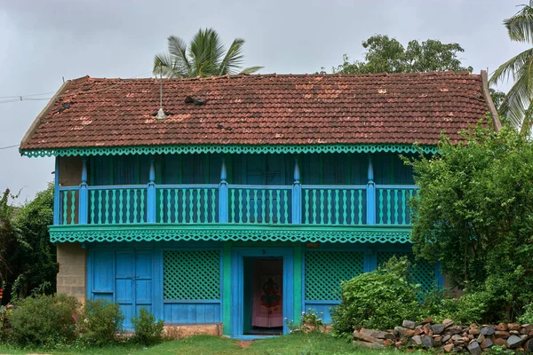 Juni 2013 Mangaan Tegels Houten Werken Dorpshuis Mundgod Bij Karnataka — Stockfoto