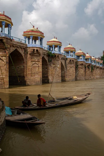 Oct 2005 Resting Spot Shahi Bridge Munim Khan Bridge Akbari — стоковое фото