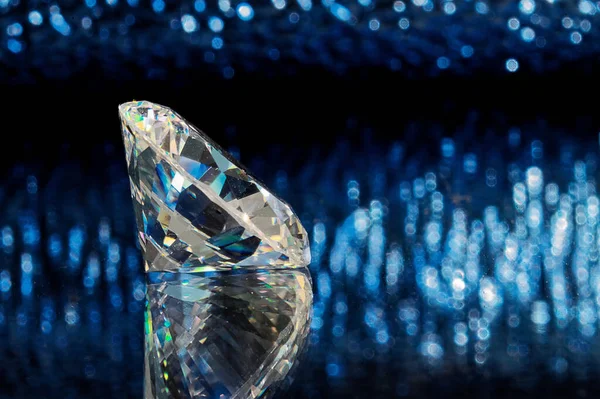 29 Şubat 2004 Mumbai maharashtra INDIA Asya yakınlarındaki American Dimond veya Cubic Zirconia Kalyan