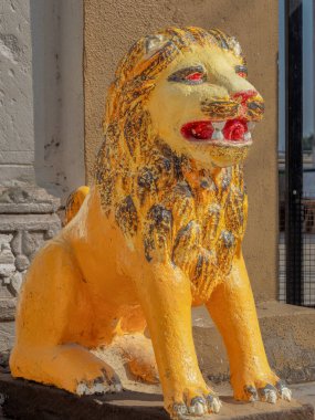 1202 2024 Aslan heykeli Shree Ambaji Mataji 'nin dışında Mandir Itadi Modasa Aravalli Gujarat Hindistan Asya.
