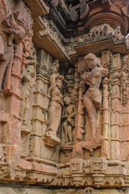 02: 15 2010 Antik Miras Jain Tapınağı Polo Ormanı Abhapur - Lakhena Jain Tapınağı IDAR SabArkantha Gujarat Hindistan 'a 40 km uzaklıkta