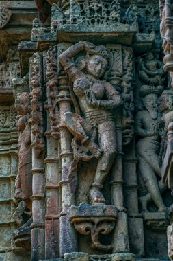 02: 15 2010 Antik Miras Jain Tapınağı Polo Ormanı Abhapur - Lakhena Jain Tapınağı IDAR SabArkantha Gujarat Hindistan 'a 40 km uzaklıkta