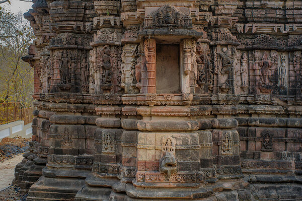 02 15 2010 Древнее наследие Джайн Храм в Поло Лес Джайн Архитектура Абхапур-Лахена Джайн Храм 40 км от IDAR Сабарканта Гуджарат Индия