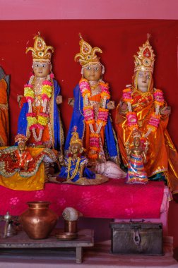 02 16 2010 Eski Laxman Ram ve Sita heykelleri Murti Motaram Dwara Ram Mandir, Idar, SabArkantha, Gujarat, Hindistan, Asya