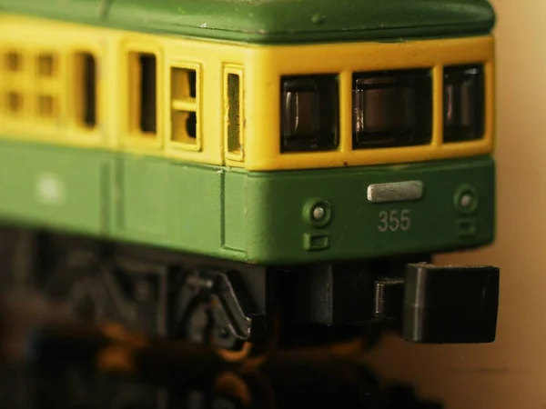 Zabytkowy Tramwaj Zabawki Zabytkowy Model Pociągu Odbiciu Podłogi — Zdjęcie stockowe