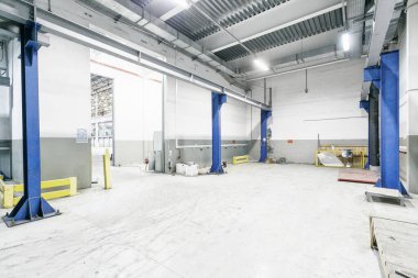 Boş depo ya da garajın içi