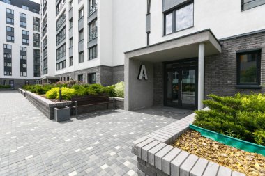 Modern apartman binası. modern konut kompleksi