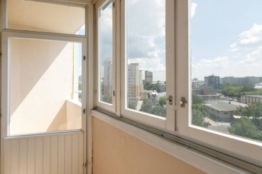 Apartmanın balkonundan manzara