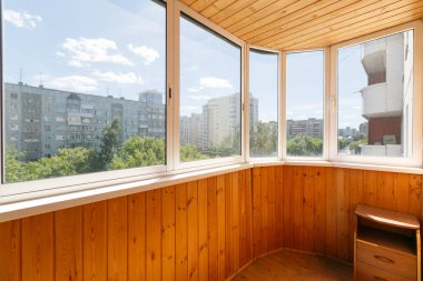 Apartmanın balkonundan manzara