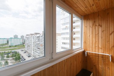 Apartmanın balkonundan manzara