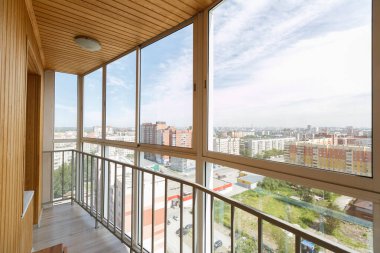 Apartmanın balkonundan manzara