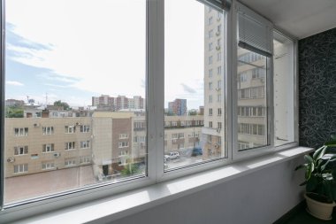 Apartmanın balkonundan manzara