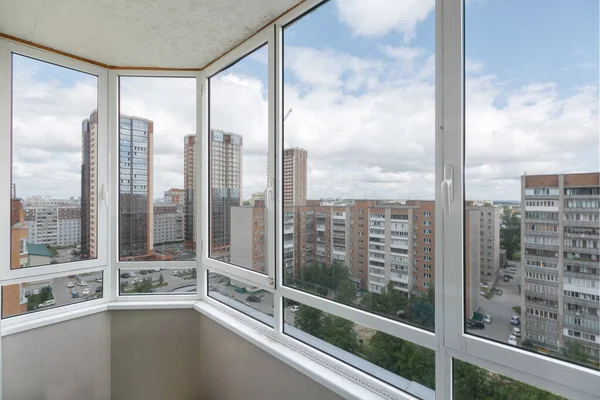 Apartmanın balkonundan manzara