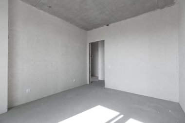 Dairenin içi gri renklerle süslenmemiş.