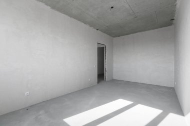 Dairenin içi gri renklerle süslenmemiş.