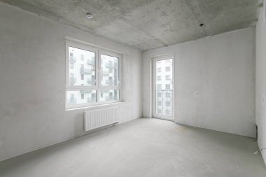 Dairenin içi gri renklerle süslenmemiş.