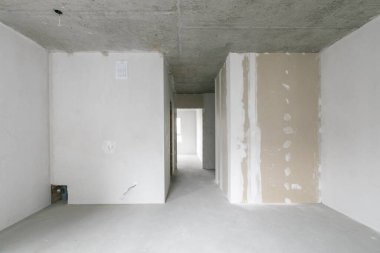 Dairenin içi gri renklerle süslenmemiş.