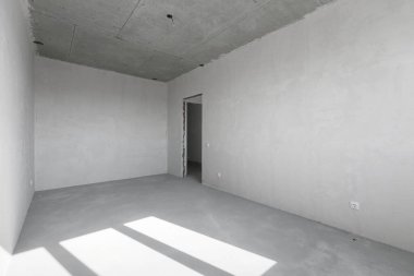 Dairenin içi gri renklerle süslenmemiş.