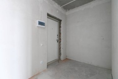 Dairenin içi gri renklerle süslenmemiş.