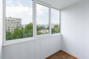 Apartmanın balkonundan manzara