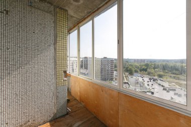 Apartmanın balkonundan manzara