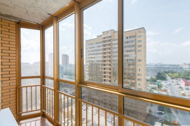 Apartmanın balkonundan manzara