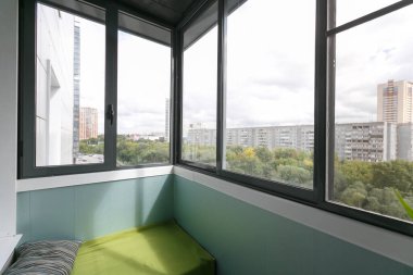 Apartmanın balkonundan manzara