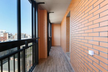 Apartmanın balkonundan manzara