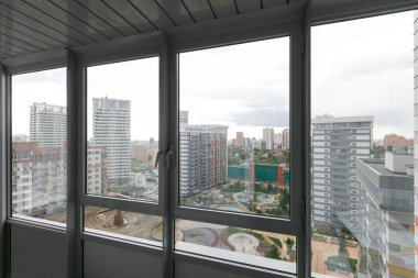Apartmanın balkonundan manzara