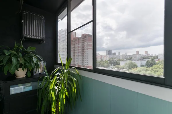 Apartmanın balkonundan manzara