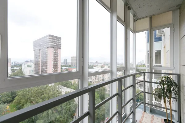 Apartmanın balkonundan manzara