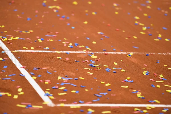 Detalhe Show Com Confete Uma Quadra Barro Tênis — Fotografia de Stock