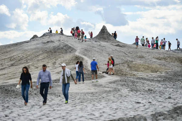 Berca Romania August Tourists Visiting Mud Volcanoes Also Known Mud — Stock Photo, Image
