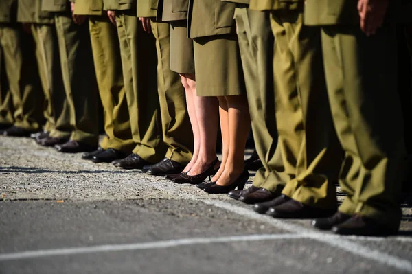 Detalle Con Mujeres Uniformadas Formación Durante Ceremonia Militar — Foto de Stock