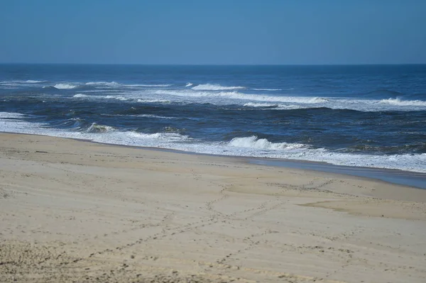 Słoneczny Dzień Scena Plaży Linii Brzegowej Oceanu Atlantyckiego — Zdjęcie stockowe