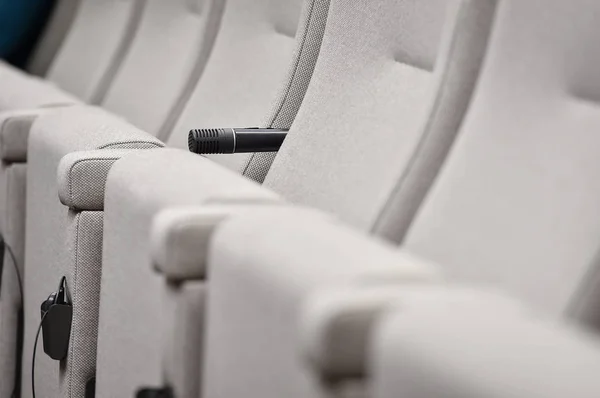 Press microphone in a conference room — Stock Photo, Image