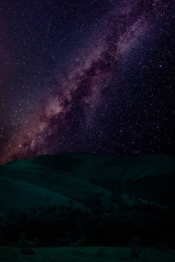Manzara Samanyolu dağ üzerinde. Gece gökyüzü