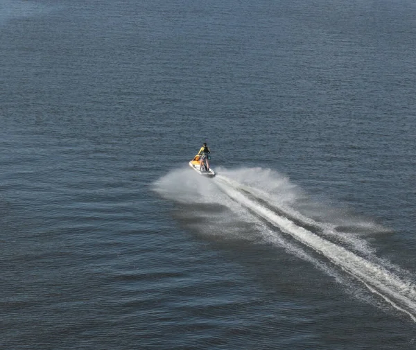 Активний Літній Відпочинок Моторних Човнах Скутерах Річці — стокове фото