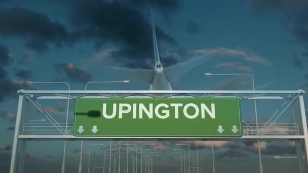 Літак приземляється в південній частині Уптінґтона. — стокове відео