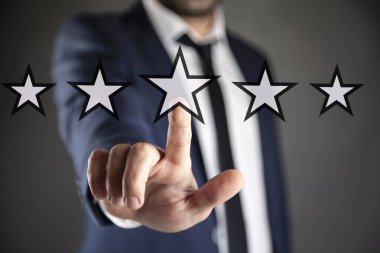 Adam yıldızlara dokunuyor