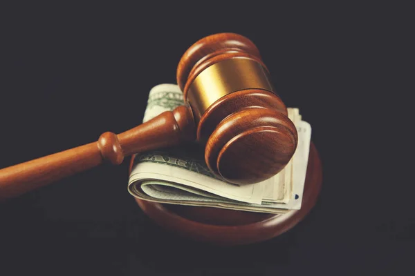 Judge with money — Stock Photo, Image