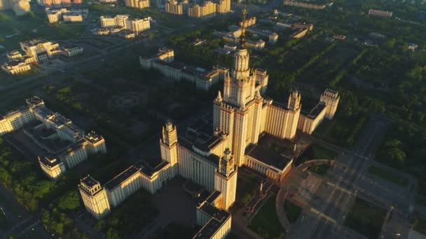 Repülő Felett Moszkvai Állami Egyetem Campus — Stock videók