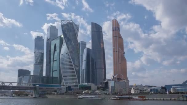 Moskauer City Business Center Und Blauer Himmel Bei Sonnigem — Stockvideo