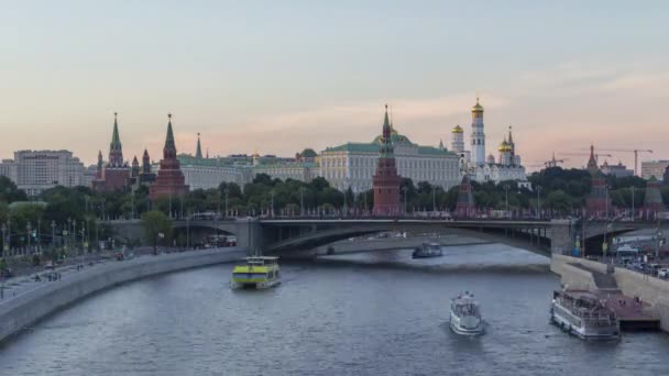 夏のモスクワクレムリンとモスクワ川晴れ5 — ストック動画
