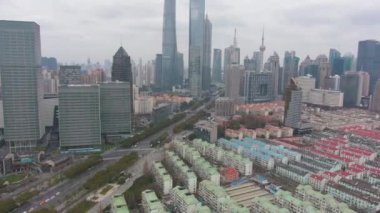 Şangay şehir manzarası bulutlu bir günde Lujiazui