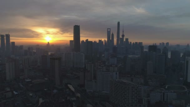 Shanghai Skyline Bij Zonnige Zonsopgang Luchtfoto — Stockvideo