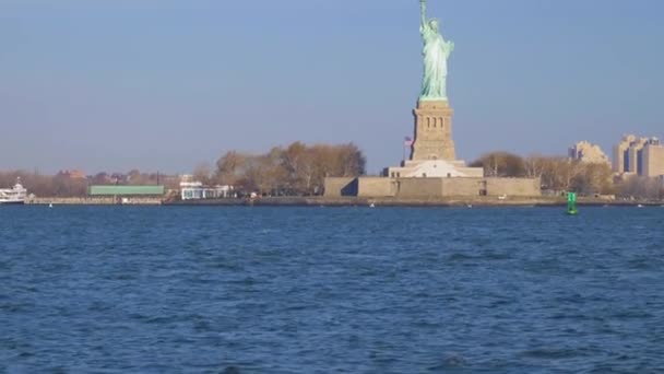 Statue Liberté Dans Ville Ensoleillée New York — Video